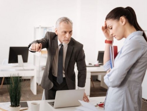 Можно ли обратиться к нанимателю с просьбой о досрочном снятии дисциплинарного взыскания, не дожидаясь истечения установленного срока? Отвечает профсоюзный инспектор