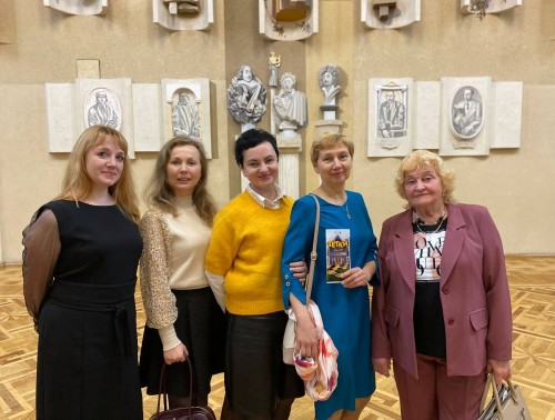 Коллектив Гродненской центральной городской поликлиники посетил одну из премьерных постановок областного драматического театра