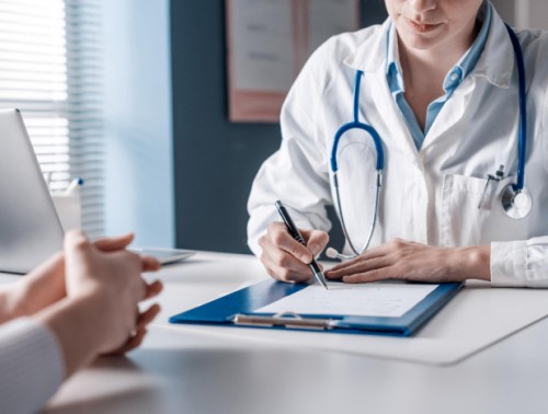 Как будут работать учреждения здравоохранения на праздники в апреле-мае