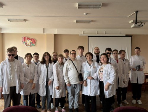 Выпускник Гродненского медколледжа вернулся в альма-матер с собственным сборником стихов 