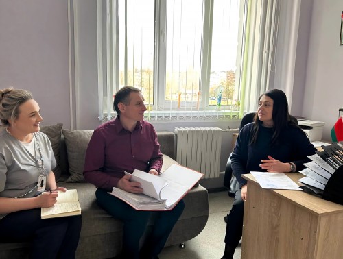 Профсоюзные инспекторы провели мониторинг в Новогрудской ЦРБ по вопросам трудового законодательства и охраны труда