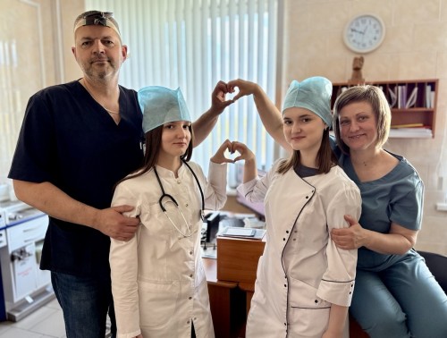 День семьи начинаем с фотоистории о прекрасной медицинской семье