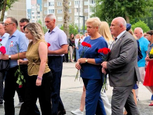 Медицинская общественность Гродно и отраслевой профсоюз приняли участие в митинге-реквиеме у мемориального комплекса «Шталаг-324»
