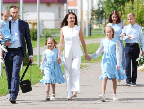 Матпомощь к школе получили около 93% многодетных семей в Беларуси